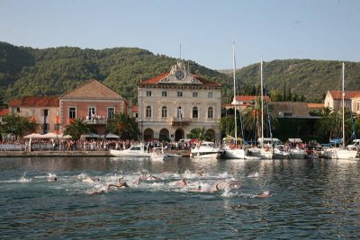 Mezinárodní plavecký závod "Faros Maraton 2017" na ostrově Hvaru
